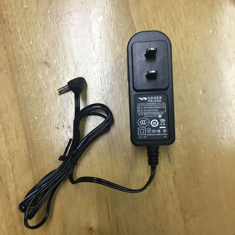 Настольное зарядное устройство CD-47 CD47 для Yaesu Vertex VX168 VX210 FT60 FT60R VX180 VX417 и т. д. |