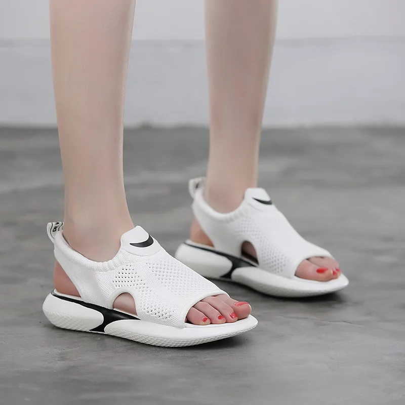 Дышащие спортивные сандалии с открытым носком и ремешком на щиколотке летние