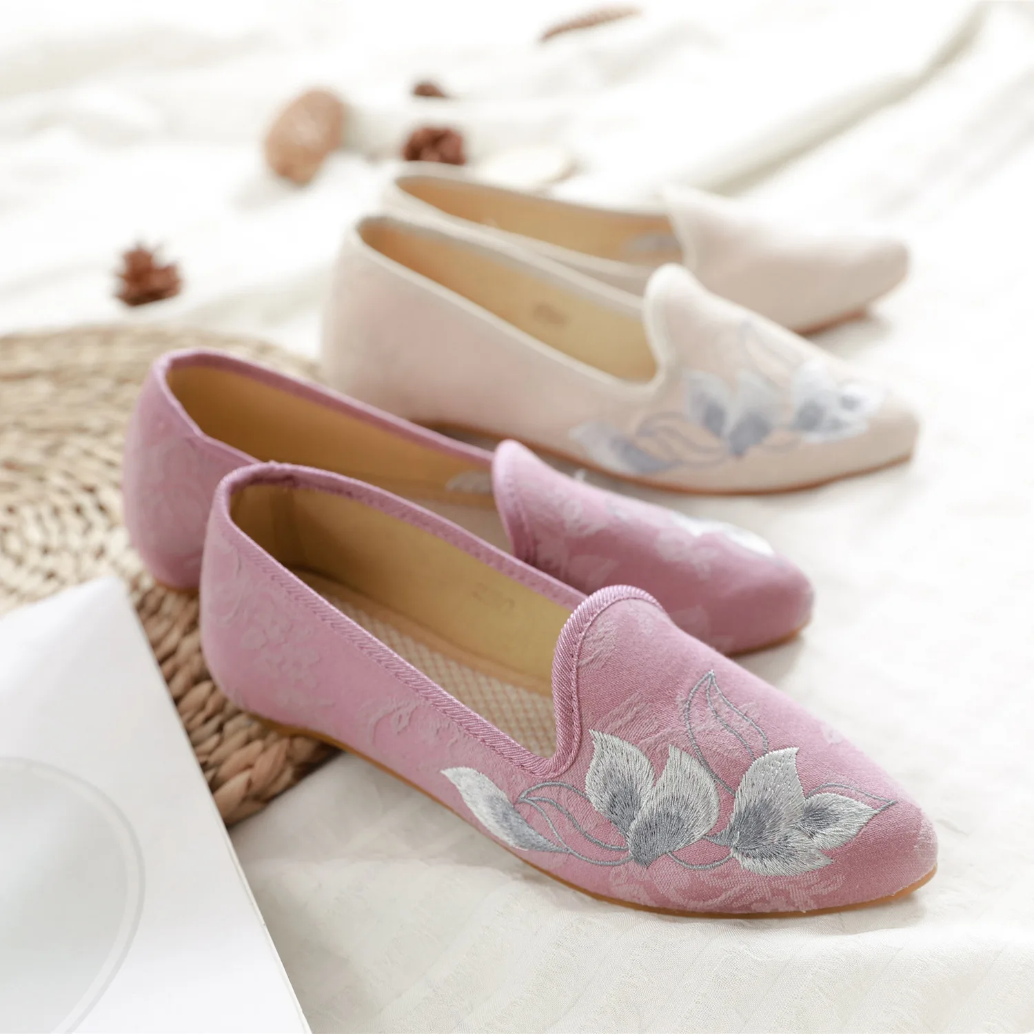 Chinese Style Women Flat Shoes Flower Embroidery Vintage Hidden Heel Elegant Ladies | Обувь