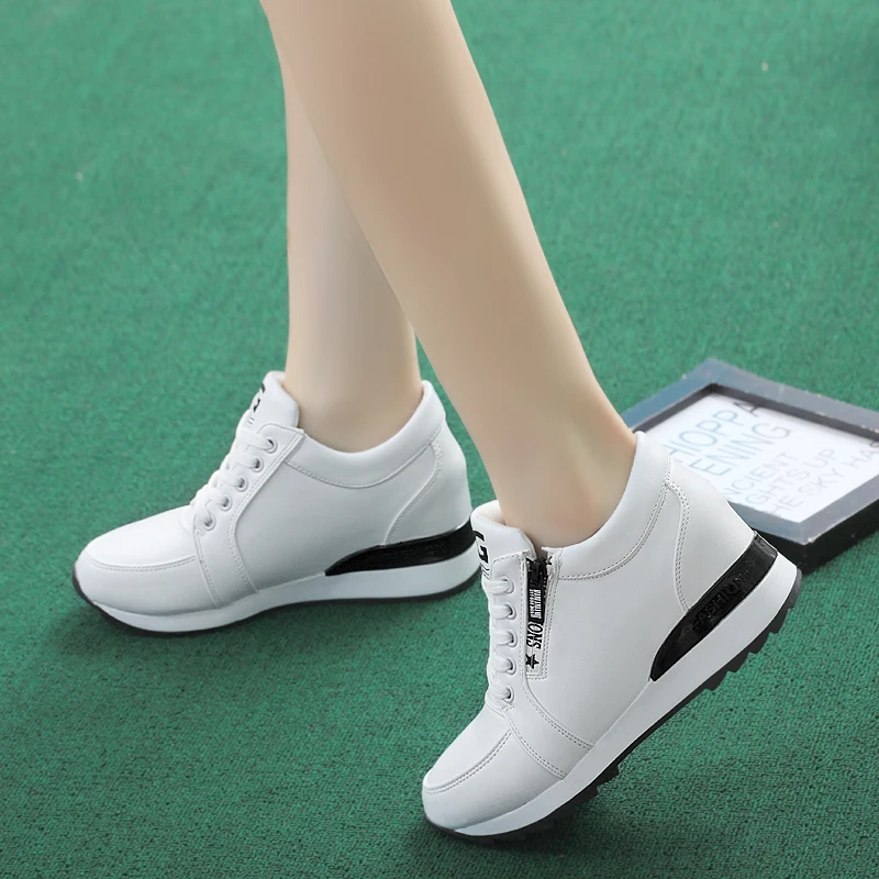 Новинка 2019 года Сезон осень Черные и белые повседневные туфли на скрытой