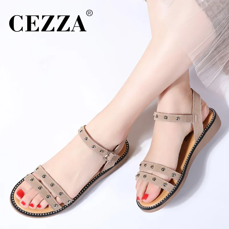 CEZZA 2019 летние женские замшевые сандалии на плоской подошве Оригинальные с