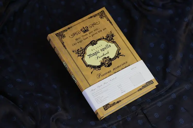 Европейские антикварные Magic Ультра толстая книга Тетрадь студентов Творческий A5 толще Дневник Книга классический подарок журнал