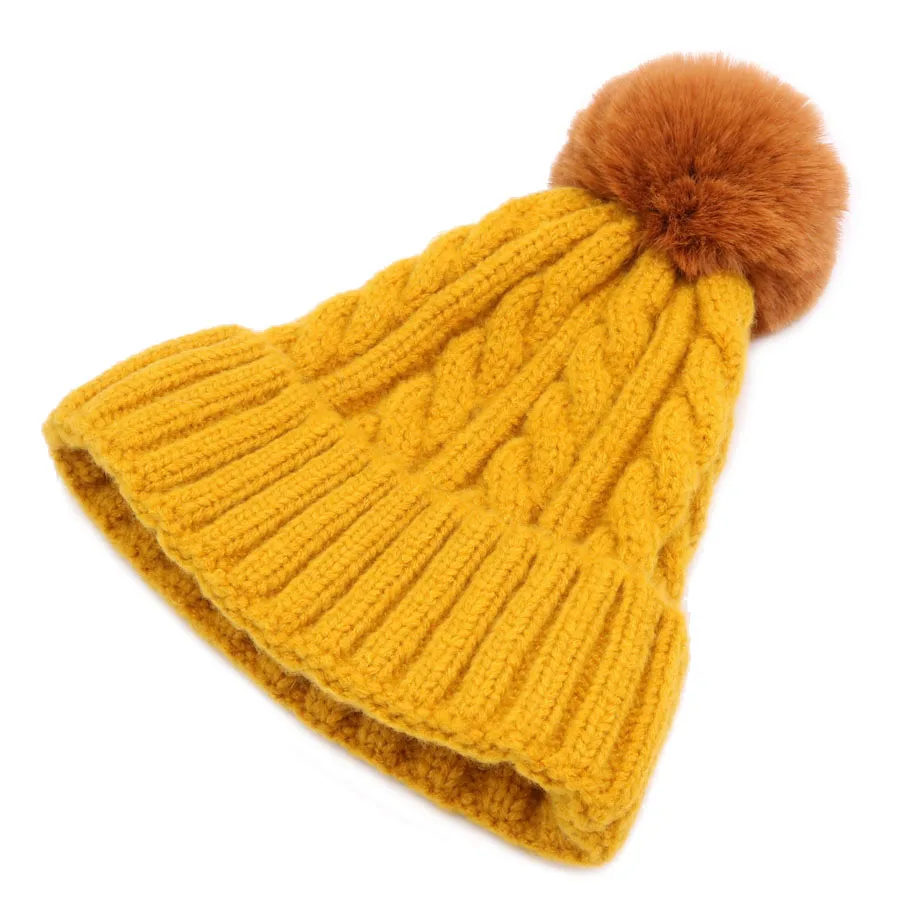 Зимняя теплая женская шапка бини однотонная винтажная вязаная для девочек с