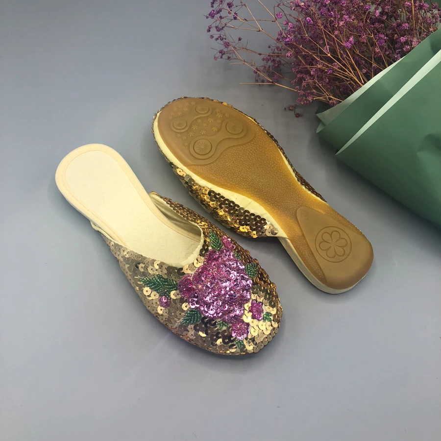 Comfortable Slippers Summer Vintage Ethnic Embroidered Slippers Satin Sequins Flat with Beef Feathers Home Women's Slippers