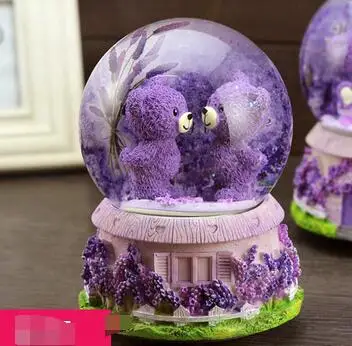 Музыкальная шкатулка в виде хрустального шара светящаяся снегу музыкальная