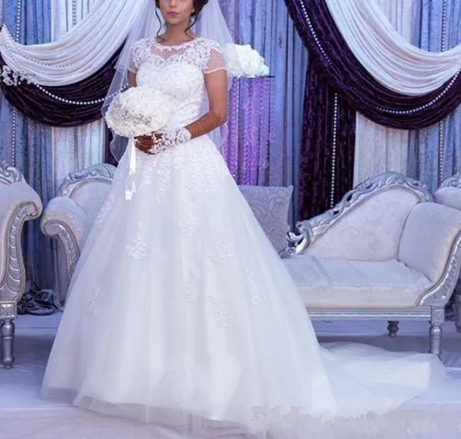 Сказочное свадебное платье в стиле кантри с блестящими стразами и кристаллами