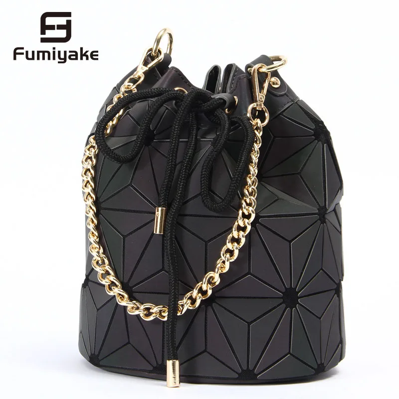 Женская сумка ведро с геометрическим рисунком светящаяся складная на цепочке|chain