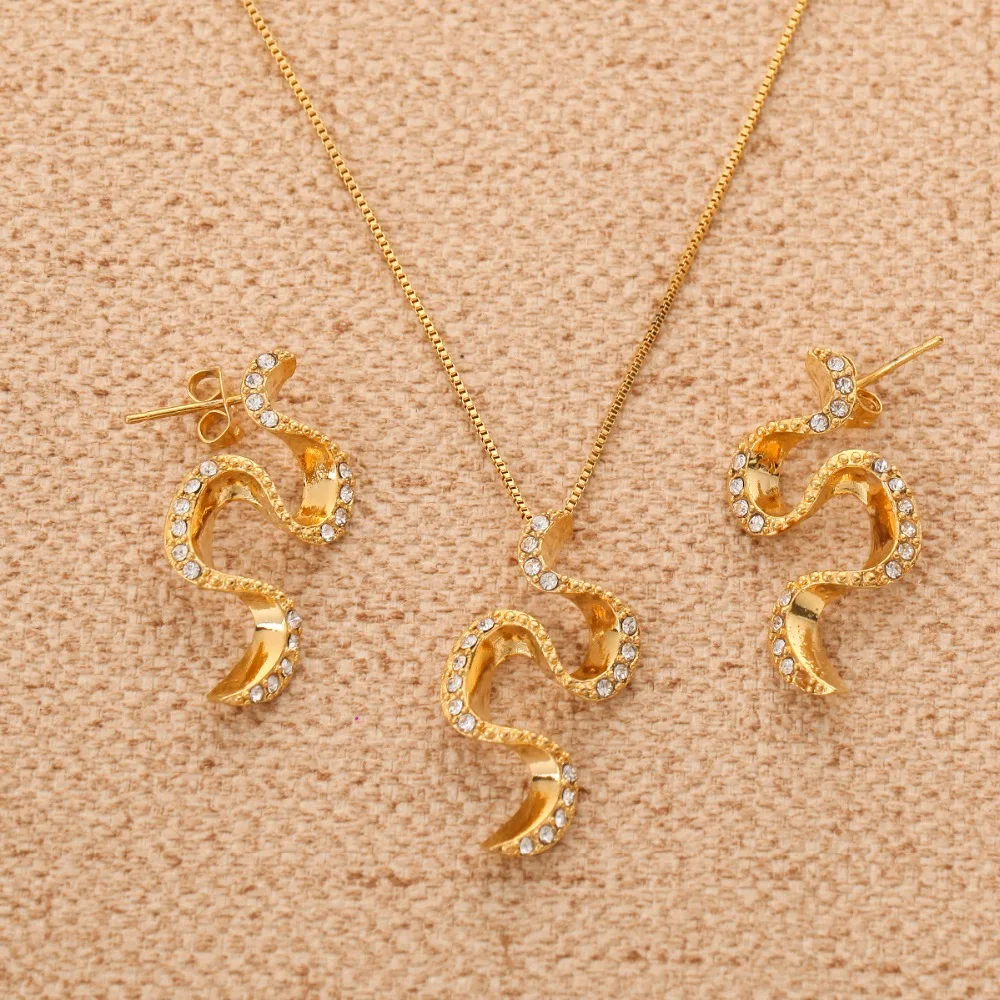 Новое поступление сексуальное роскошное золотое ожерелье с медальоном в виде