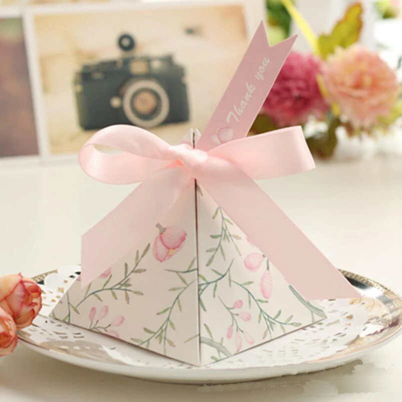 

20pcs/lot Pyramid Style Wedding Party Favour Sweet Boxes Spring Flower Wedding Favor Candy Box with Ribbon Tag
