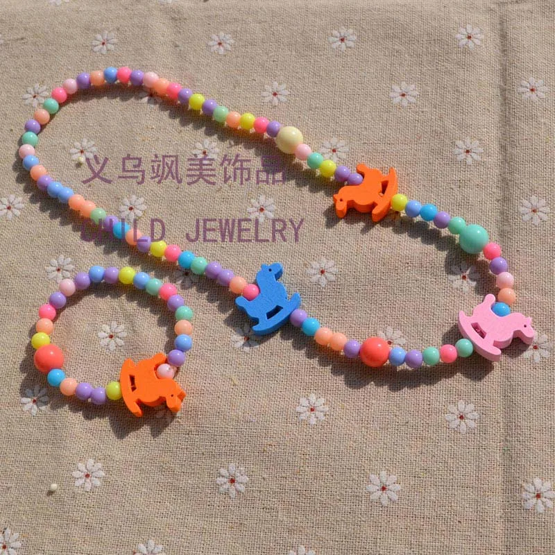 Набор детских ювелирных изделий с героями мультфильмов разноцветные акриловые