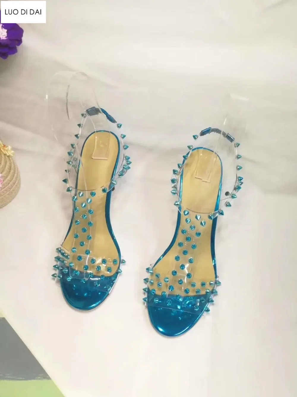 2020 Модные женские босоножки на шпильках Летние пикантные вечерние туфли из пвх