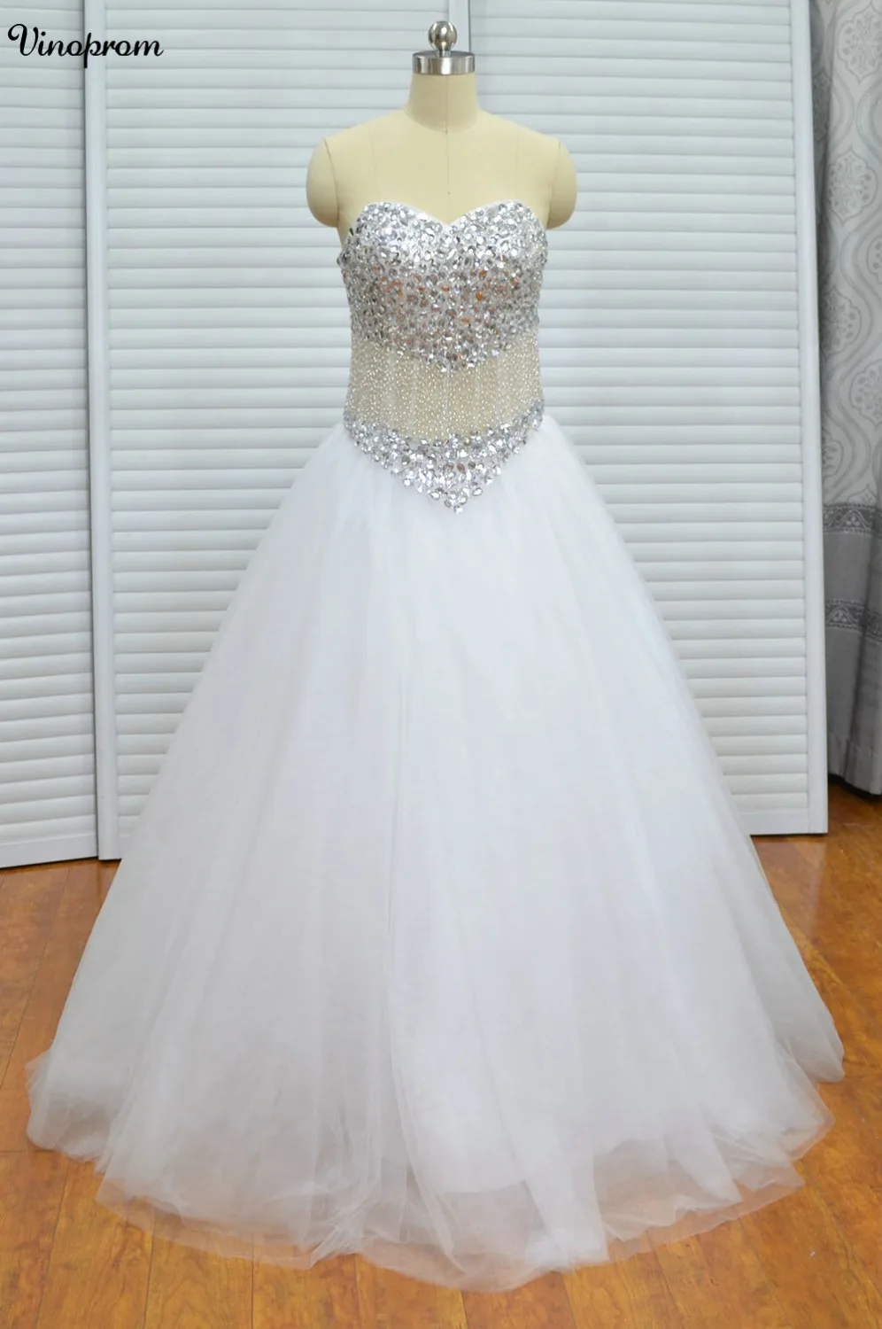 

Charming White A-line Wedding Dresses Tulle Beaded Cheap Sweetheart Sleeveless Country Bridal Dresses Ball Gown