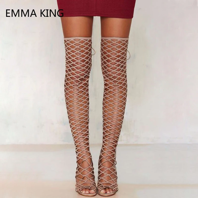 Пикантные женские ботфорты на каблуке стилете кроватка выход кожа открытый