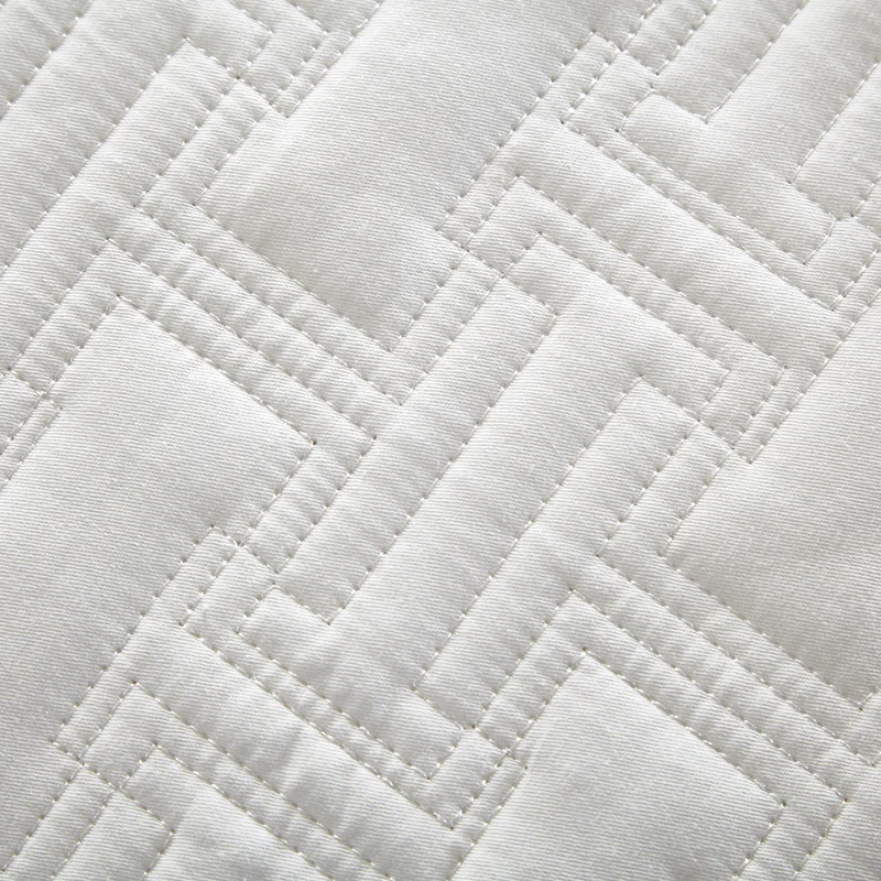 

Famvotar Chic Geometric Pattern Quilted Bedspread 100% Cotton Reversible Quilted Bedcovers Premium 5 Star Hotel Bed Spread
