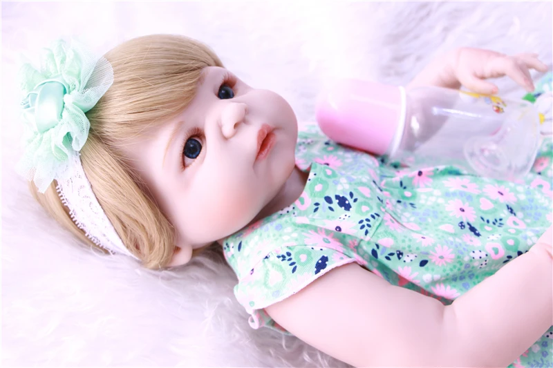 С зеленой юбкой 22 ''полностью силиконовые куклы для новорожденных bebe Reborn menina