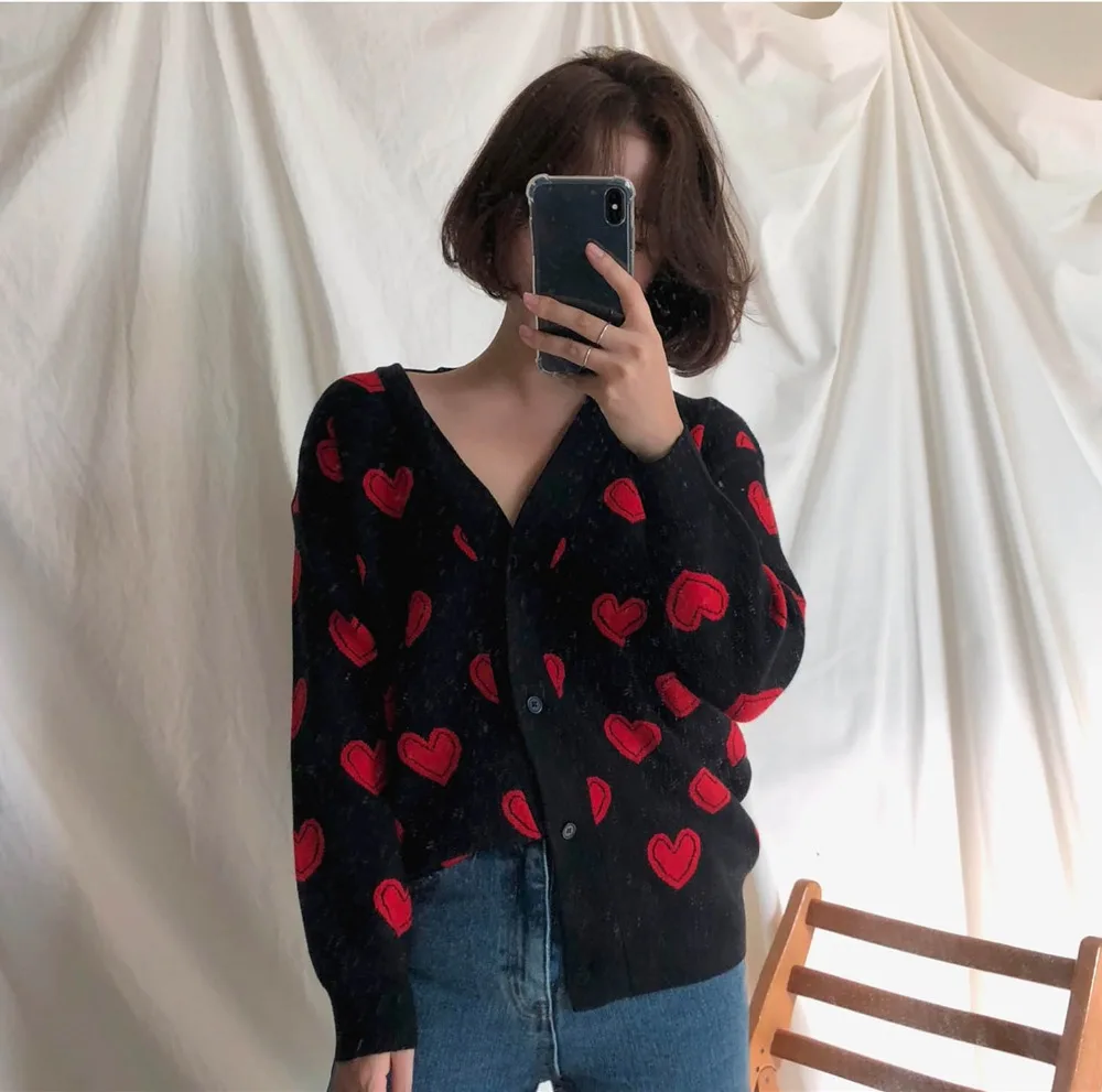 WHITNEY WANG 2018 Autumn Winter Fashion Streetwear Korean Style Sweet Hear Cardigan Women Jumper Sweaters WW-2355 |