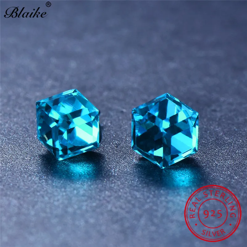 Женские квадратные серьги гвоздики Blaike из серебра 925 пробы с радужным кристаллом