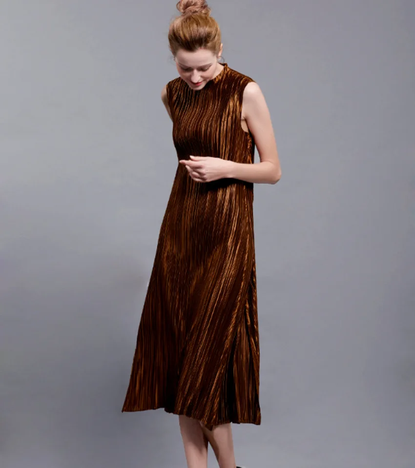 Changpleat Summer Dress Metallic Luster Design Miyake Pleated Stand collar Sleeveless Dresses For Women Black Big Swing | Женская одежда