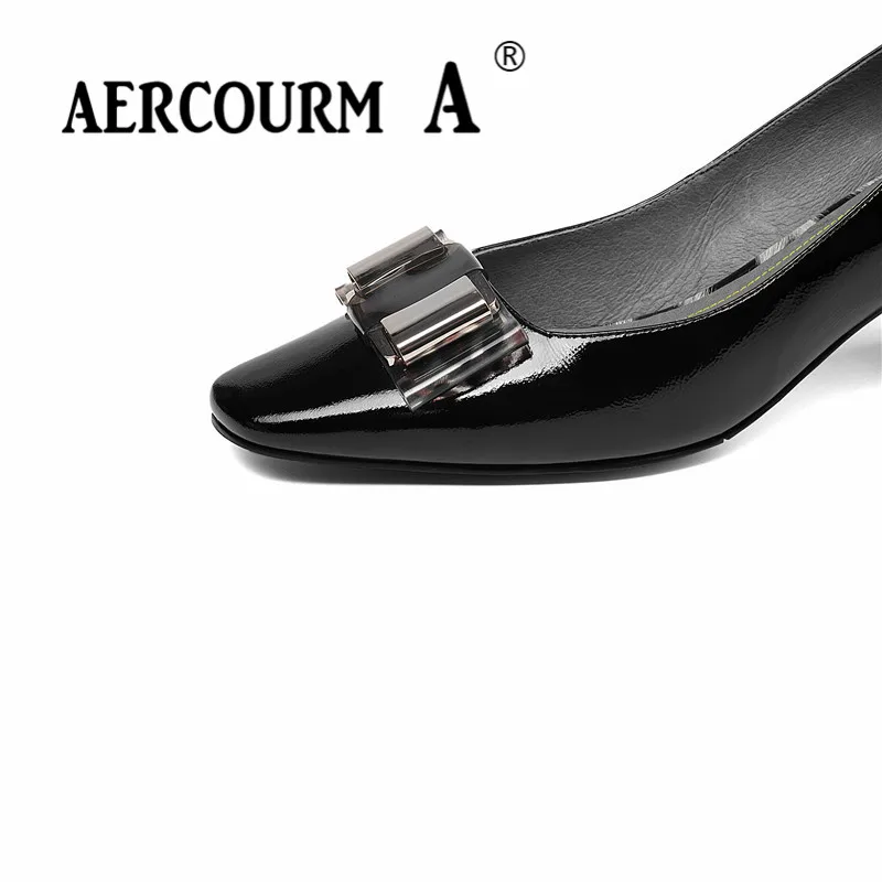 Женские туфли-лодочки с заклепками Aercourm A 2018 женская кожаная обувь на среднем