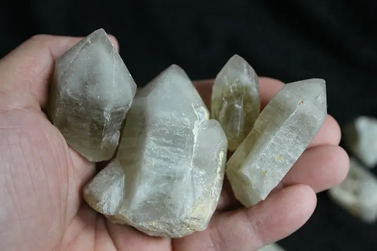 Полезные ископаемые камни. Медно-порфировая руда. Рудные минералы меди. Минералы бериллия. Редкое сырье.