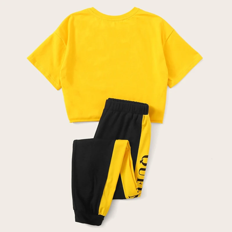 SHEIN/Детская футболка с буквенным принтом для девочек и спортивные штаны с контрастными боковыми вставками, повседневный комплект для детей, г. Летняя одежда для активного отдыха костюм с короткими рукавами, комплекты