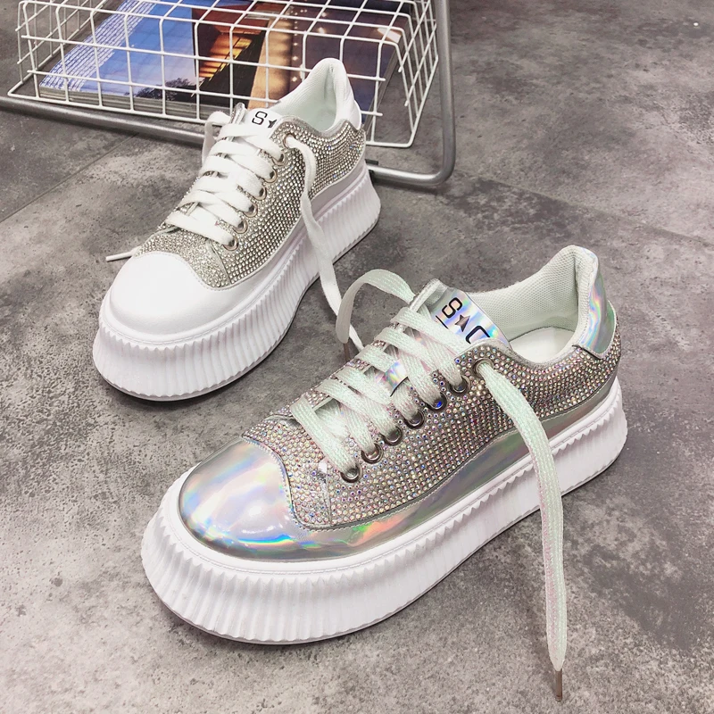 Весенняя Корейская версия кроссовки на толстой подошве Стразы с лазерным