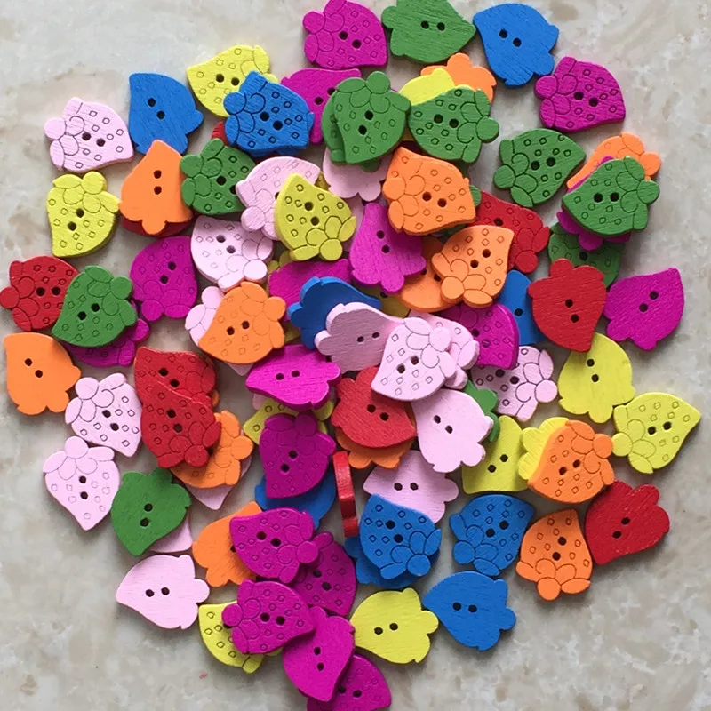 Новинка 2016 100 шт. Разноцветные деревянные пуговицы с клубничным узором 2