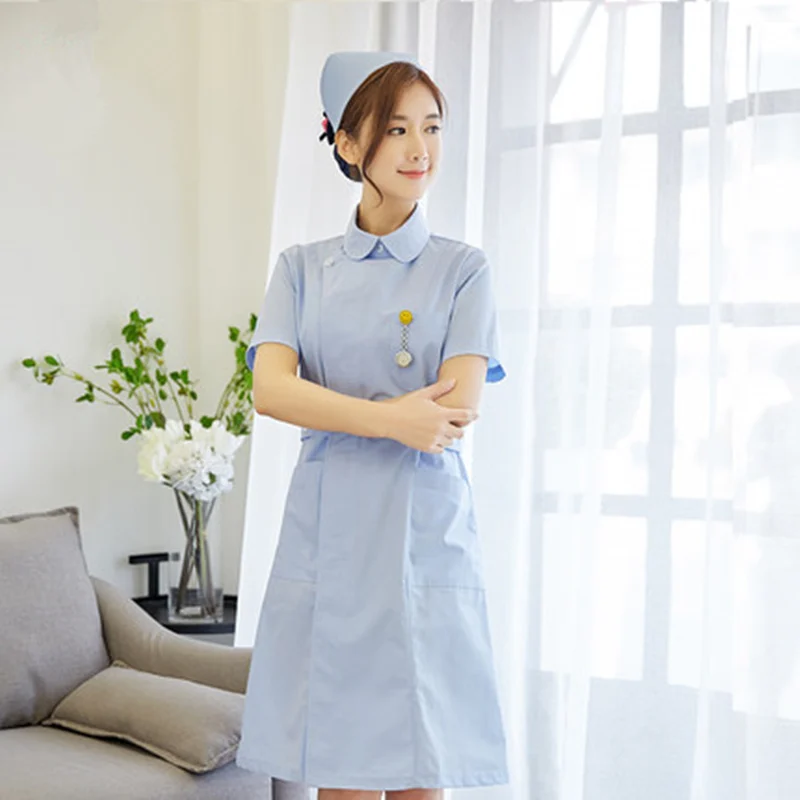 Pink female nurses wear short - sleeved baby neck length lab coat in beauty salon | Тематическая одежда и униформа
