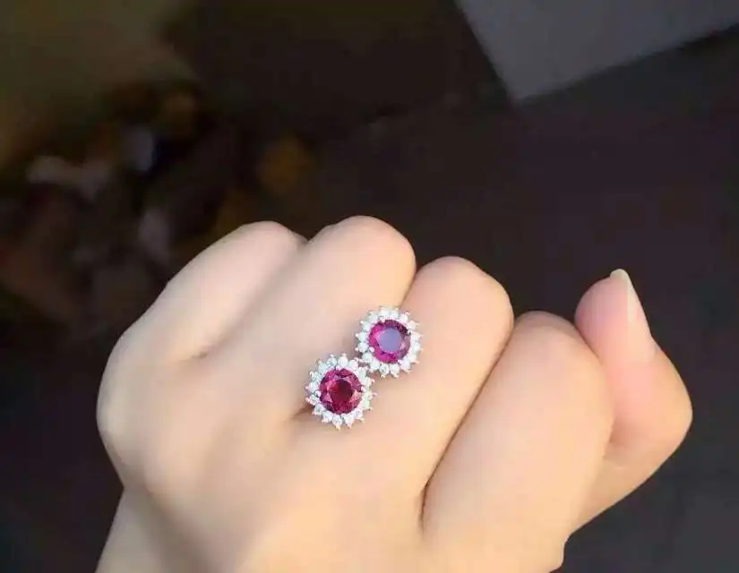 Серьги с натуральным фиолетовым гранатом серьги из серебра 925 пробы драгоценным