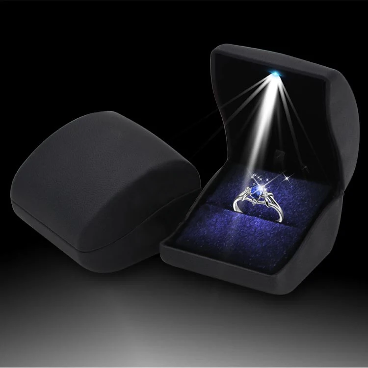 LED Lighted Black Leather Engagement Ring Jewelry Gift Box Wedding Diamond Bague Presentation Stand Hoolder Showed Case NEW | Украшения и