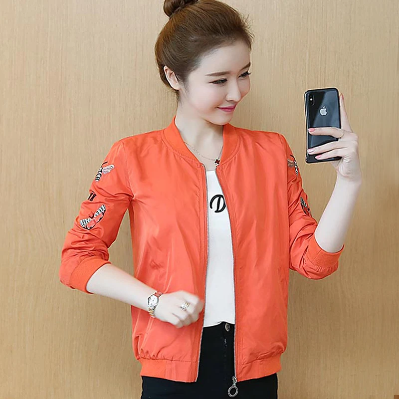 Женская куртка-бомбер с вышивкой базовая приталенная в стиле Харадзюку