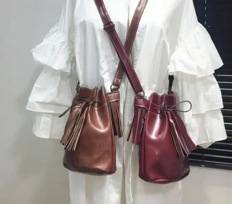 Новые Небольшие Crossbody Сумки Для Женщин Посыльного Кисточкой Кожаные Девушки Bolsas