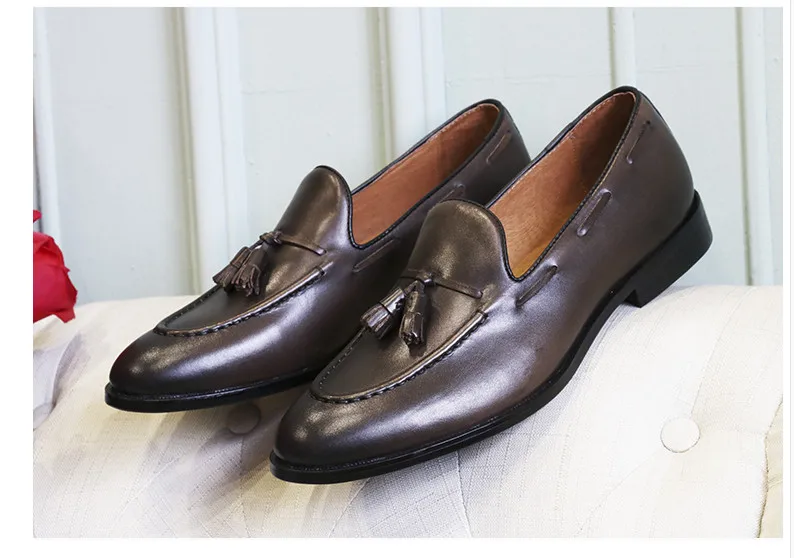 

Men Genuine Leather Round Toes Retro Tassel Slip On Loafers Men Business Spring Autumn Breathable Party Wedding Shoes Size 38-45