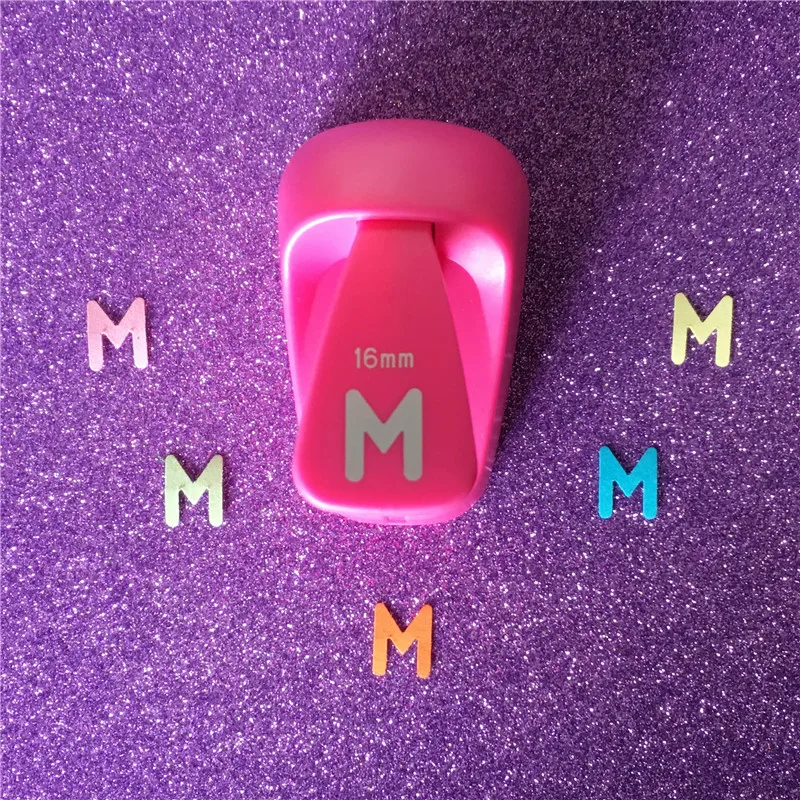 Бесплатная доставка алфавит М формы сохранить мощность бумага/eva ремесло удар