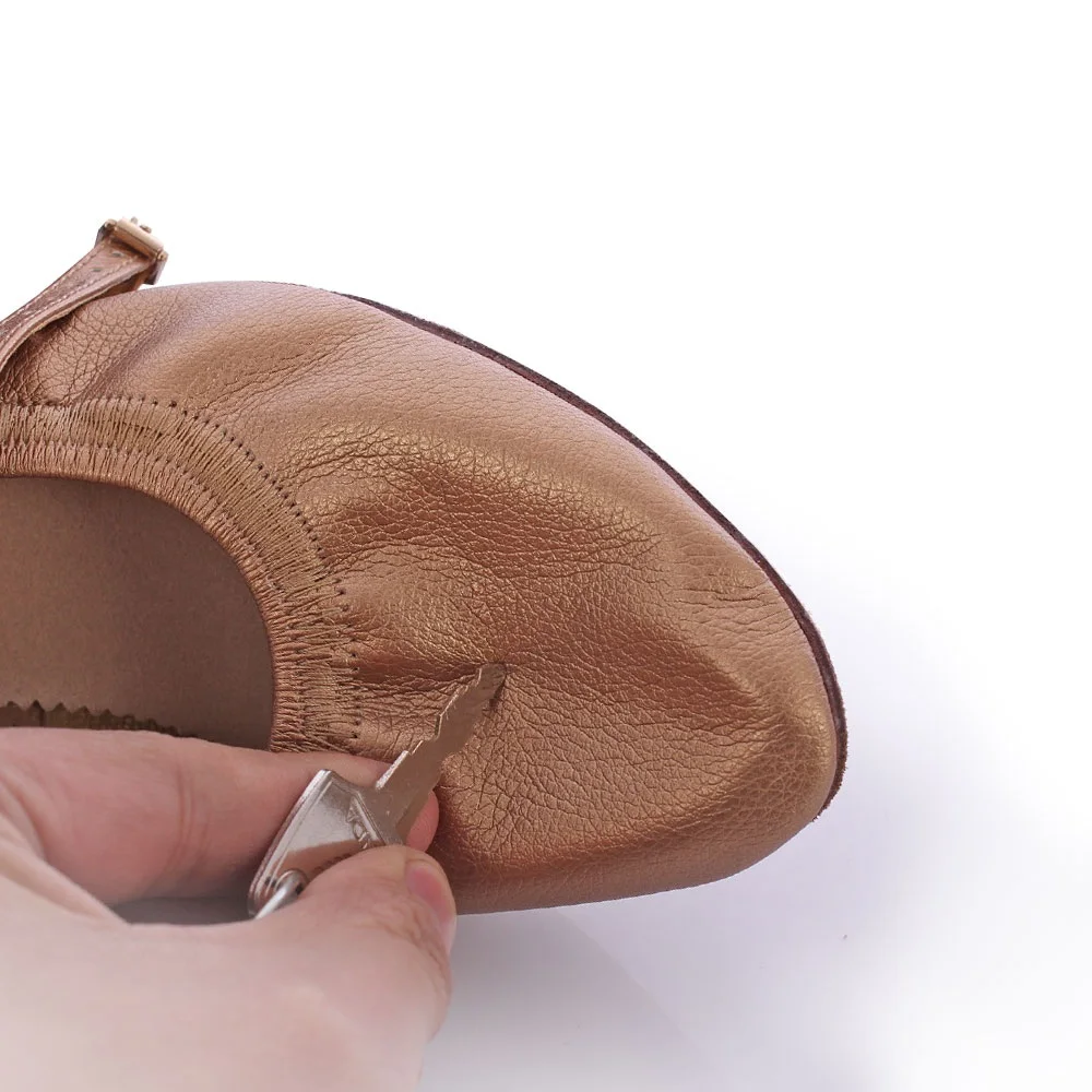 Кроссовки женские кожаные мягкая подошва Квадратные танцевальные туфли кожа