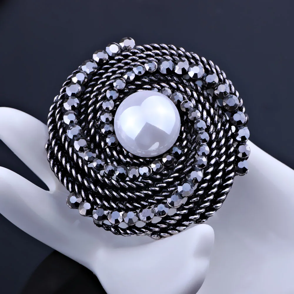 

FARLENA Jewelry Black Gun Plated Round brooch Pins with Rhinestones Vintage Simulated Pearl Brooches for Women Gift