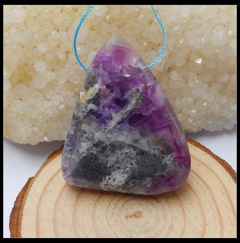1 шт. Drusy Аметист треугольной формы отверстие сбоку ожерелье подвеска 43x35x14 мм 30,7 г