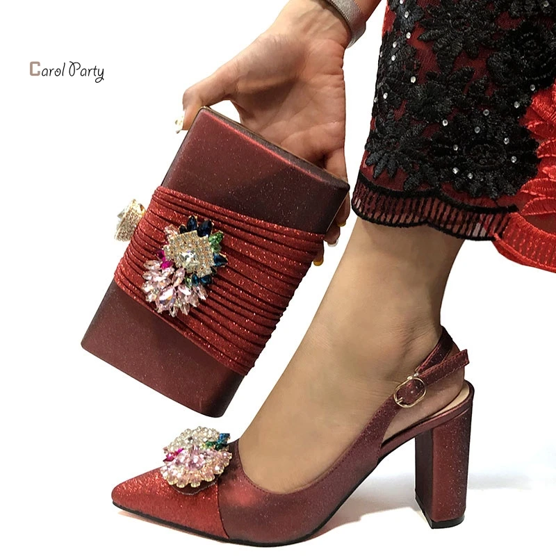 Высококачественный дизайнерский комплект из обуви и сумки винного цвета в