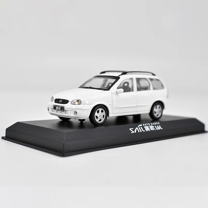 Белый Высокая тщательная 1:43 Buick SAIL SRV сплав модель автомобиля статические металлические модели автомобилей с оригинальным боксом коллекционные вещи подарок - Цвет: Белый