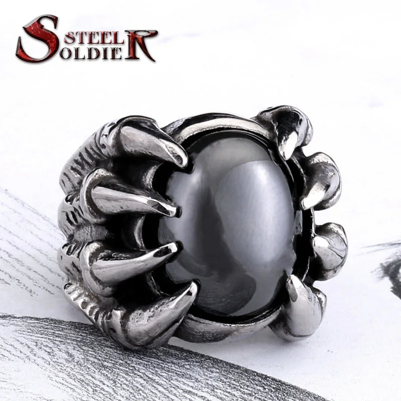 Стальное кольцо в виде воина Высокопрочное с драконом и цирконием | Украшения