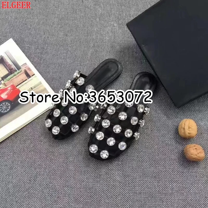 Шикарные Стразы с круглым носком летние тапочки на плоской подошве вырезами