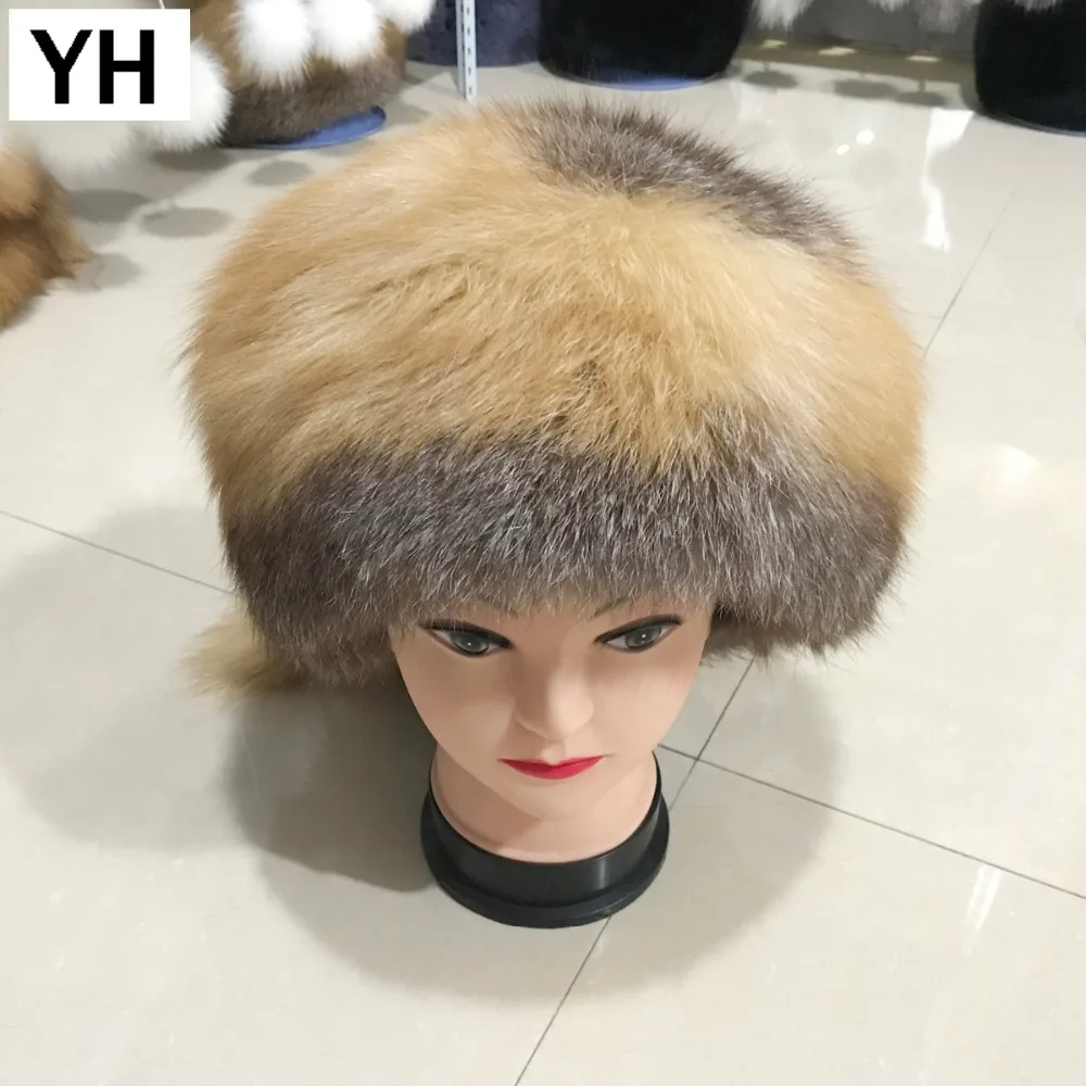 Женская шапка бомбер с мехом енота теплая мягкая ушанка помпоном Русская Шапка