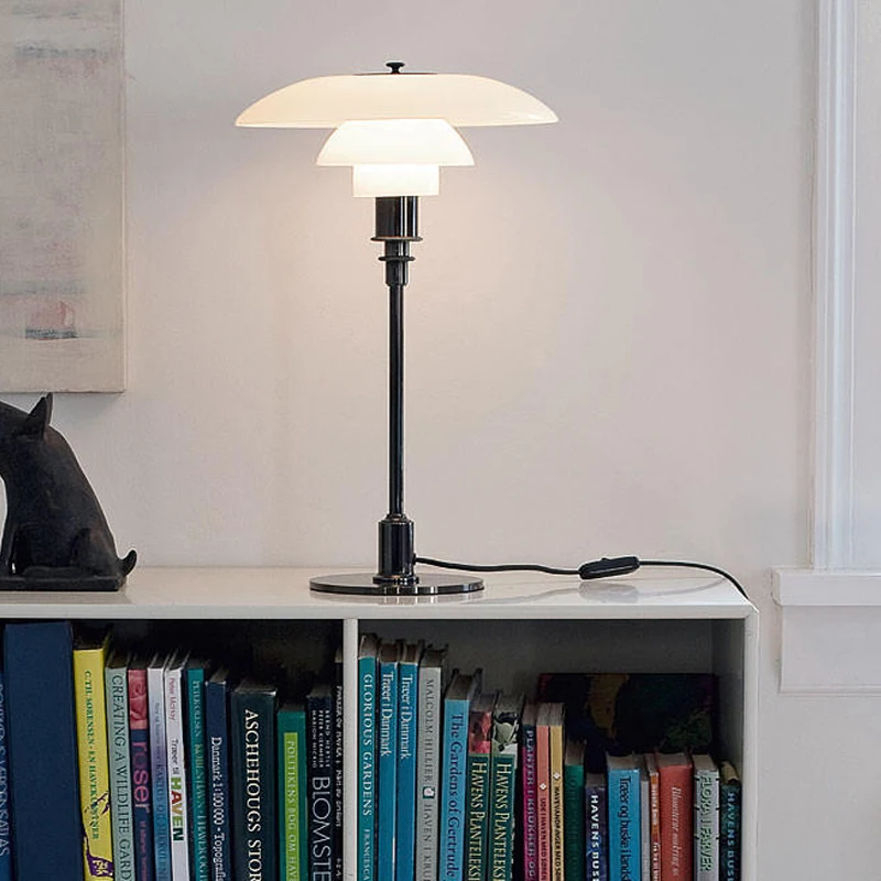 Высокая Реплика Датский дизайн настольная лампа спальня гостиная рядом с лампой