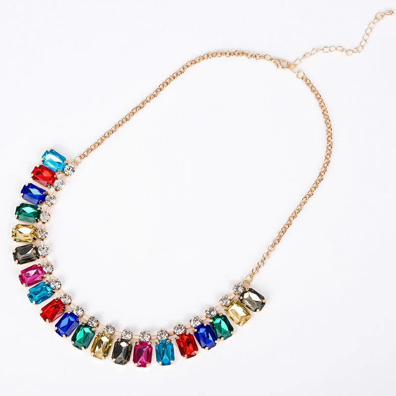Фото Женское короткое ожерелье YFJEWE цветные стразы модные разноцветные универсальные