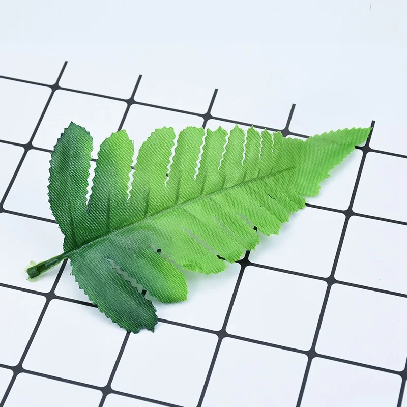green leaf 10 шт. поддельные зеленые листья дешевые шелковые папоротника лист Рождественский венок Свадебный домашний Декор цветы искусственные растения diy подарки коробка для конфет - Цвет: green leaf