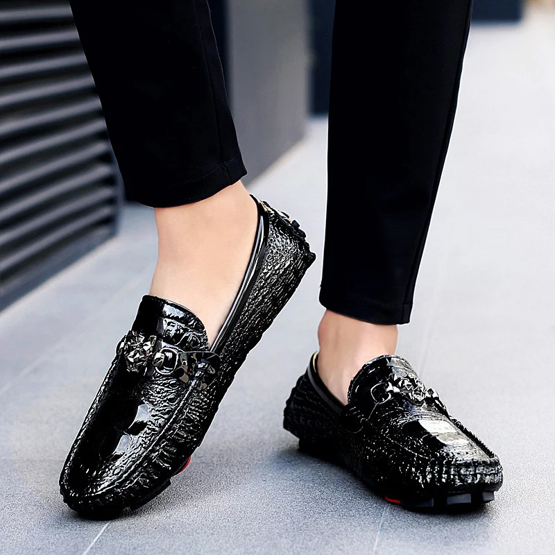 Повседневная мужская обувь Дизайнерские мужские лоферы цвет черный серебристый