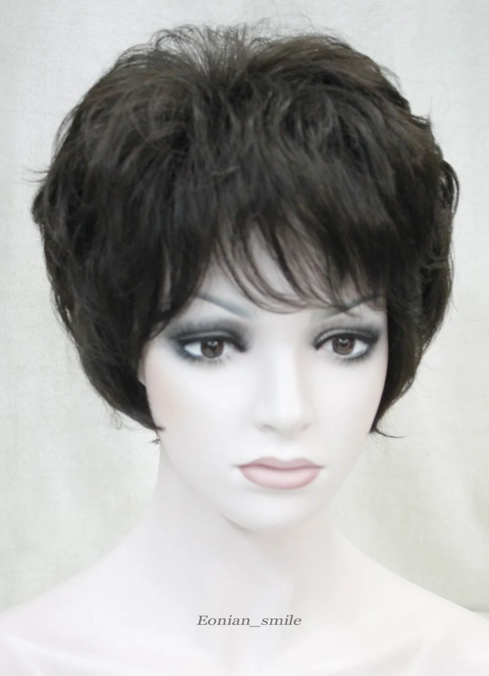 Темно темно коричневые короткие фигурные женщины дамы ежедневно натуральных