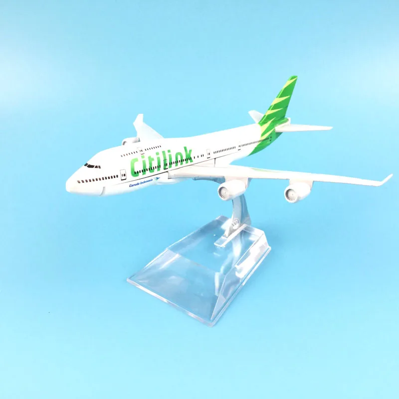 Модель пассажирского самолета CITILINK модель имитация 16 см сплав рождественские