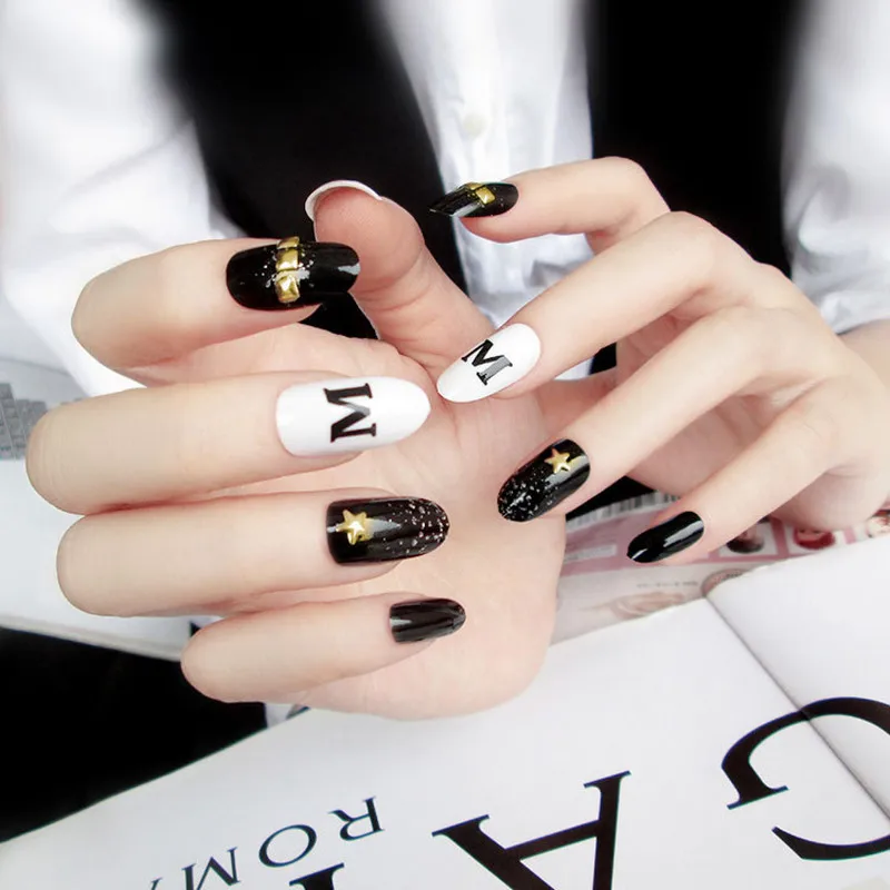 Small round head 24pcs fashion black and white False nail with Metal Nail Tips Art Design Letter Fake Nails Glue sticker | Красота и