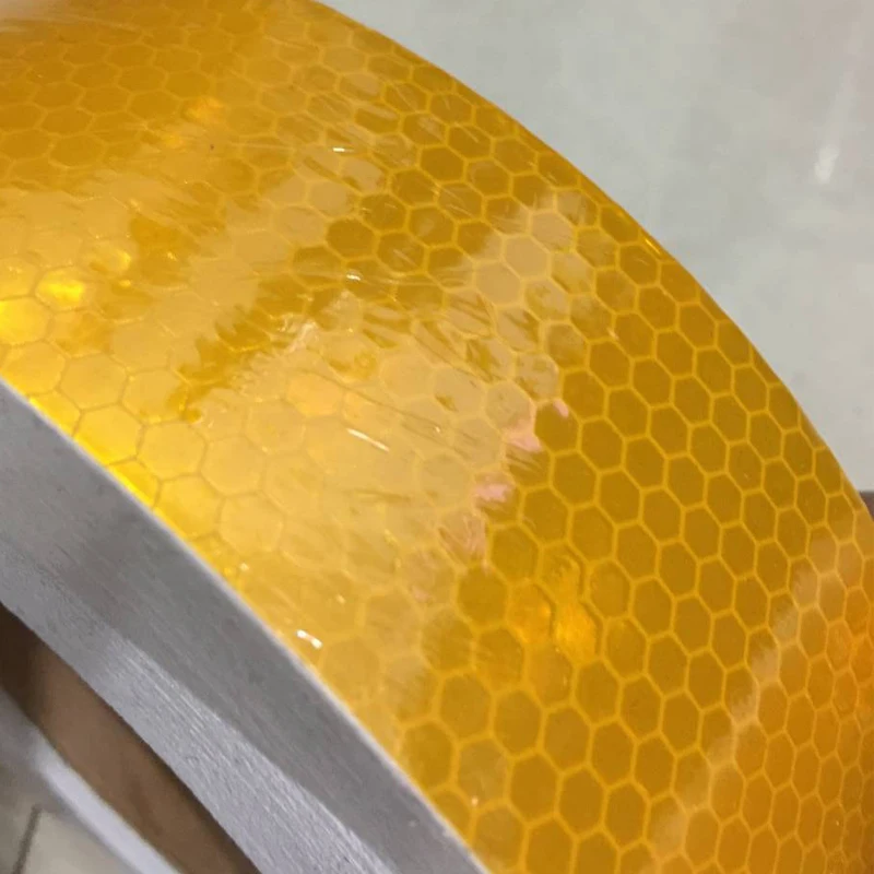 5 см* 45 м желтый с решеткой Светоотражающие меры предосторожности, безопасности предупреждающая видимость лента рулон полосы самоклеющиеся Предупреждение ющие наклейки